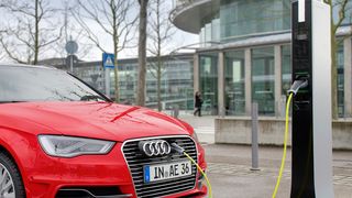 Staatliche Fördermittel für die Errichtung von Ladesäulen zu erhalten, wird mit dem nächsten 5. Förderaufruf für die markengebundenen Betriebe nahezu aussichtslos. (Foto: Audi)