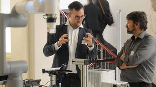 Rund 100 Teilnehmende kamen auf dem SPECTARIS-Trendforum Robotics 2024 zusammen, um über die neuesten Entwicklungen und Herausforderungen in den Bereichen Labortechnik und Medizintechnik zu diskutieren.  (Bild: SPECTARIS e. V)