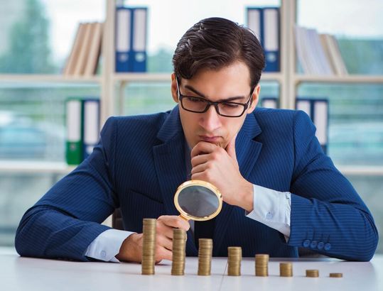 Ohne klare Strategie geraten Cloud-Kosten in der Industrie schnell außer Kontrolle.(Bild: ©  Elnur - stock.adobe.com)