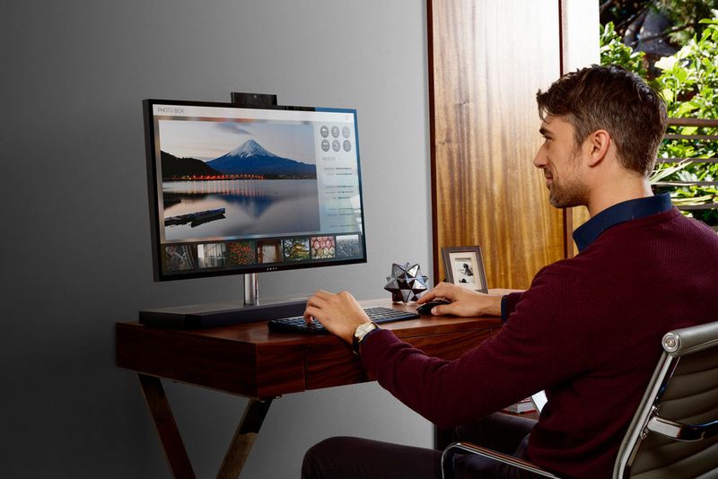 HP bietet den All-in-One-PC HP Envy AiO 27 mit QHD- oder mit 4K-Display an. Optional kommt neben der integrierten Intel-GPU noch eine Nvidia-Geforce-GTX-950M-Grafikkarte zum Einsatz. (HP)