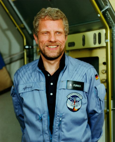 Mission: D1 (STS-61A), zusammen mit Ernst Messerschmid. Von 30. Oktober 1985 bis 6. November 1985. In nur sieben Tagen führten die Astronauten 76 Experimente durch. (DLR)