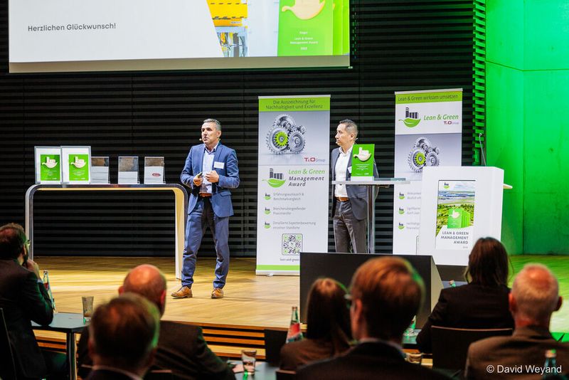 Thomas Jakobler (links) und Sergio Andrés Sánchez Coronel, Volkswagen de Mexico. (Bild: David Weyand)