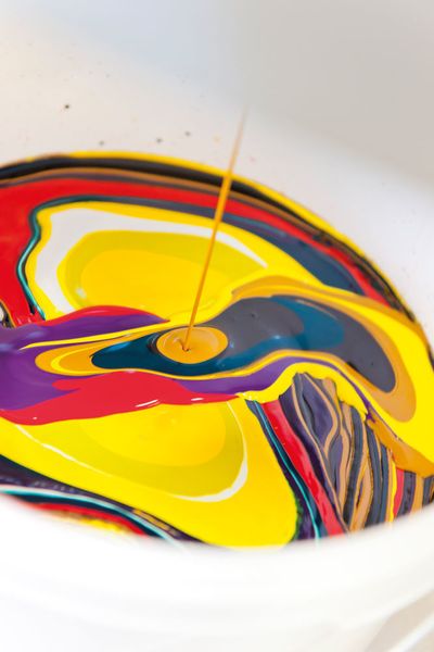 Bunte Farben con CD-Color. (MONIKA GOECKE BIELEFELD GERMANY)