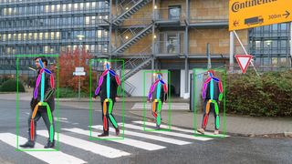 Die frühzeitige Erkennung und der Schutz von schwächeren Verkehrsteilnehmern sind wichtige Anwendungen für künstliche Intelligenz in den Fahrzeugen der Zukunft. (Continental)