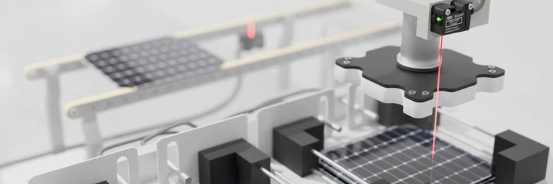 Baumer-OT300/OT500-Sensoren mit Laserlichtstrahl erlauben genaue Positionierungsaufgaben auch bei Objekten mit schlechten Remissionseigenschaften, wie etwa Wafern mit Antireflexionsbeschichtung. Baumer-OT300/OT500-Sensoren mit Laserlichtstrahl erlauben genaue Positionierungsaufgaben auch bei Objekten mit schlechten Remissionseigenschaften, wie etwa Wafern mit Antireflexionsbeschichtung.