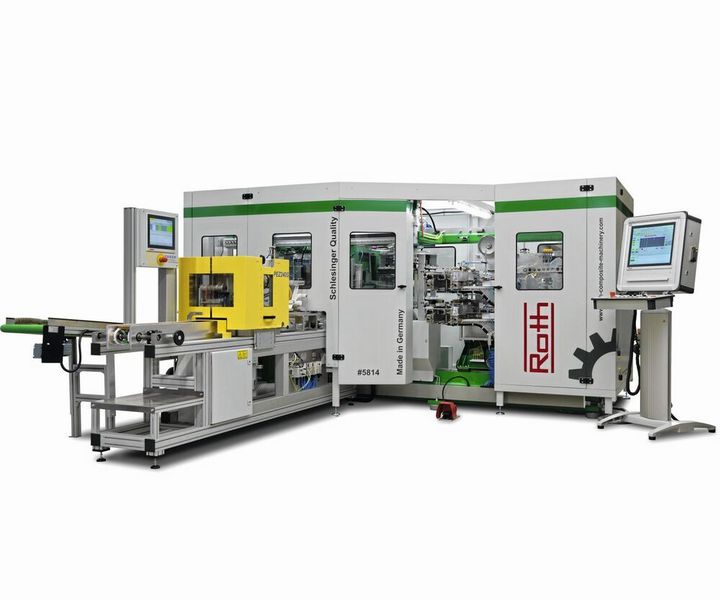 Die Anlage, die Roth Composites Machinery hier beschreibt, ist eine sogenannte Karusseltransfermaschine des Typs BFK2/E3-Tr, die mit zwei Füllwerkzeugen, drei Karussellstationen und einer förderbandbewegten Zu- und Abfuhreinrichtung für die wirtschaftliche Bürsten- und Besenherstellung versehen ist. (Roth / Foto Studio Wiegand)