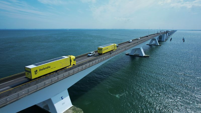 Insbesondere Lieferwagen, Lkw und Anhänger verfügen über viel Dachfläche und verbrauchen gleichzeitig viel Energie für Kühlung, Heizung und Hilfsaggregate. Integrierte Solarmodule sind sinnvolle Lösung.(Bild:  IM Efficiency)
