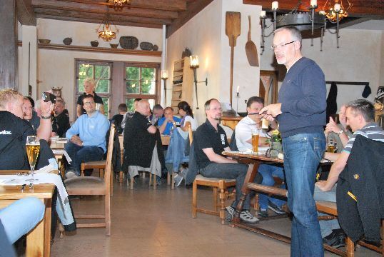 Vortrag des Sponsors Autoscout24 durch Frank Leclaire in der Burgschenke auf der Wartburg. (Wenz)
