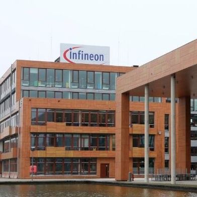 Der bayerische Chip- und Halbleiterexperte Infineon verdient durch Systeme für KI-Rechenzentren so viel, dass nun ein Umsatzrekord gemeldet werden kann ... (Bild: Infineon)