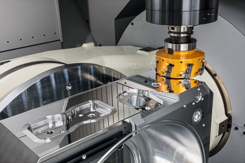 Die Stärke der DA500 liegt darin, dass man aufgrund ihrer besonderen Konstruktion für die Drehbearbeitung keine Einbußen bei der Fräsleistung hinnehmen muss. (Bild:  Makino)