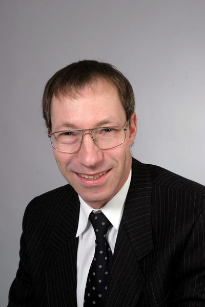 Prof. Dr.-Ing. Konrad Wegener (IWF ETH Zürich) präsentiert die jüngsten Entwicklungen im Bereich der Prozessoptimierung. (Bild: IWF ETH Zürich)