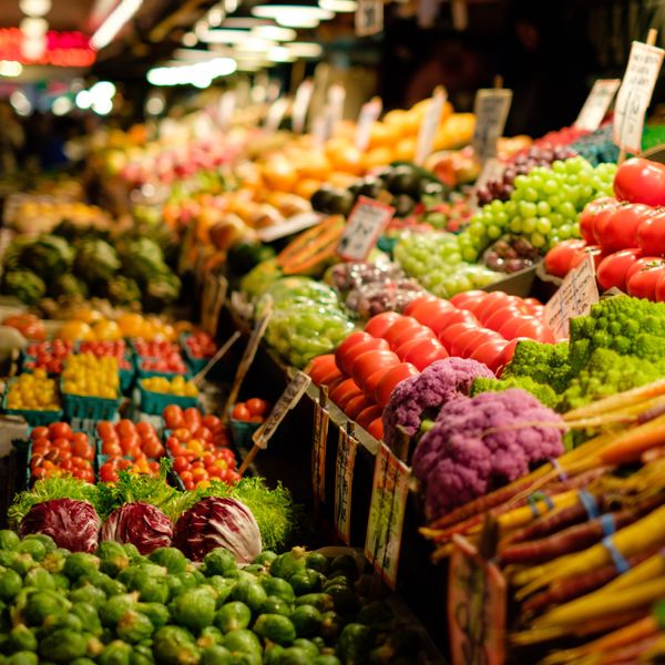 Lebensmittelkauf: 38% (Marke, Herkunft, etc.)  Die am meisten genannte Änderung im eigenen Verhalten, die aus Sorge um den voranschreitenden Klimawandel geschieht, ist ein achtsamerer Lebensmitteleinkauf. Hier legen Verbraucher mehr wert auf regionale und ökologisch nachhaltig produzierte Produkte sowie auf umweltfreundliche Verpackung.     Ebenfalls interessant: Unsere Bildergalerie „Die 11 besorgniserregendsten Lebensmittel-Themen“. (Unsplash/Thomas Le)