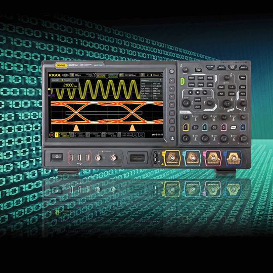 Komplette Signalkette: Das Oszilloskop der Serie MSO8000 mit 2 GHz vermisst zusammen mit einem Spektrum-Analyzer die Signalkette vom eingebetteten Signal bis zur Luftschnittstelle und Empfängereinheit. Komplette Signalkette: Das Oszilloskop der Serie MSO8000 mit 2 GHz vermisst zusammen mit einem Spektrum-Analyzer die Signalkette vom eingebetteten Signal bis zur Luftschnittstelle und Empfängereinheit.