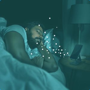 Durch maschinelles Lernen (ML) werden die Daten aus Gas- und Akustik-Sensorik fusioniert, um beispielsweise den Stresslevel oder die Schlafqualität objektiv zu bewerten.(Bild:  SensorTech4Health)