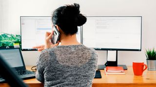 Zu den größten Herausforderungen von Führungskräften im vergangenen Jahr gehörte unter anderem die Aufrechterhaltung des Zusammenhalts im Homeoffice. (©escapejaja - stock.adobe.com)