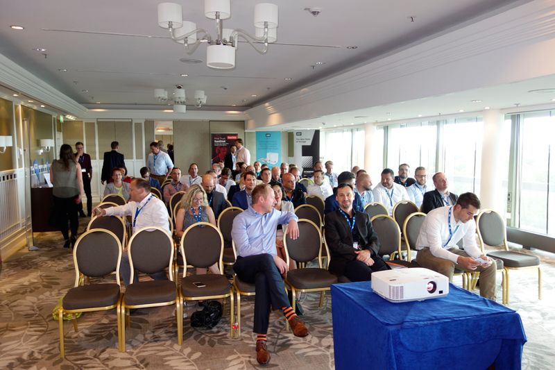 Wenn sich einer Ringelnattersocken leisten kann, dann Sascha Böhmer, Western Digital. (Bild: IT-BUSINESS)