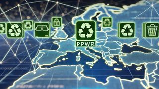 Der 12. August 2026 markiert eine fundamentale Zäsur für die gesamte deutsche Kunststoff- und Verpackungsindustrie. Mit dem offiziellen Inkrafttreten der europäischen Verpackungsverordnung (PPWR) und dem flankierenden nationalen Verpackungsrechts-Durchführungsgesetz (VerpackDG) haben sich die rechtlichen Spielregeln für Inverkehrbringer schlagartig verändert.  (Bild: © Cre-AI-Tor – stock.adobe.com)