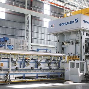 Mit der PCH-Technik (Pressure Controlled Hardening) gelingt es Schuler, die Kühlzeit für die Teile zu halbieren. Außerdem können auf diesen Anlagen auch konventionelle Formhärte-Werkzeuge verwendet werden.