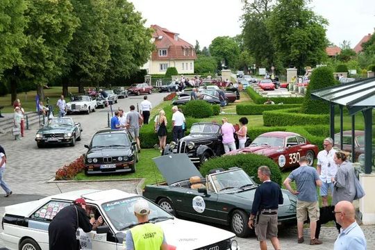 Familienatmosphäre dagegen bei der OCC Küstentrophy. Hier geht alles etwas entspannter zu – trotzdem gibt es immer mehr junge Interessenten an der Rallye.(Bild:  OCC (Marian Loose))