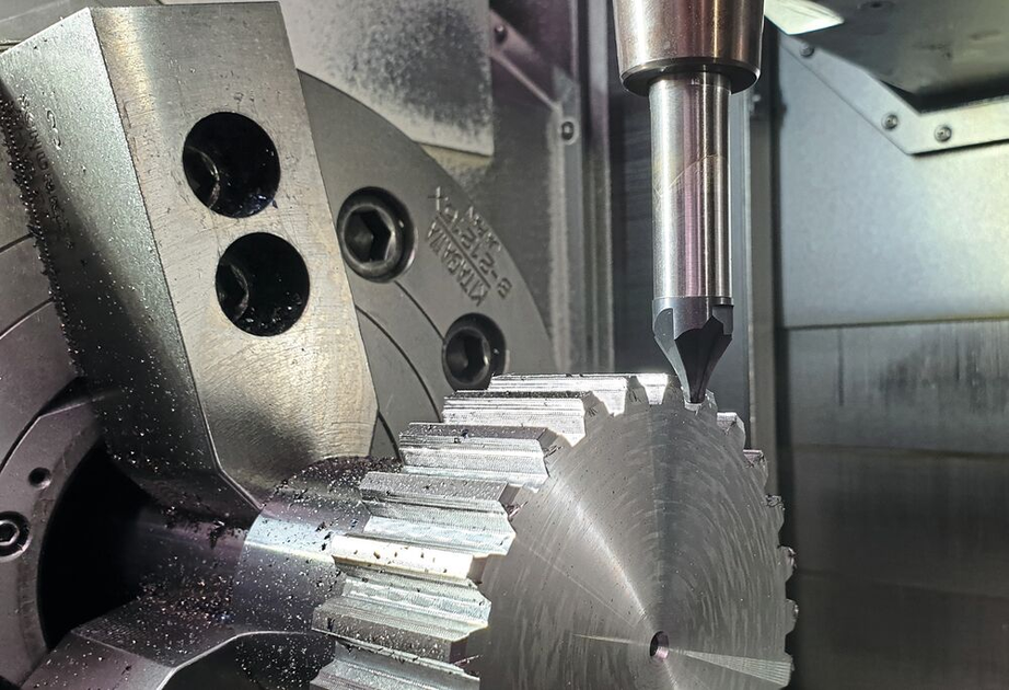 With three tools for gear cutting