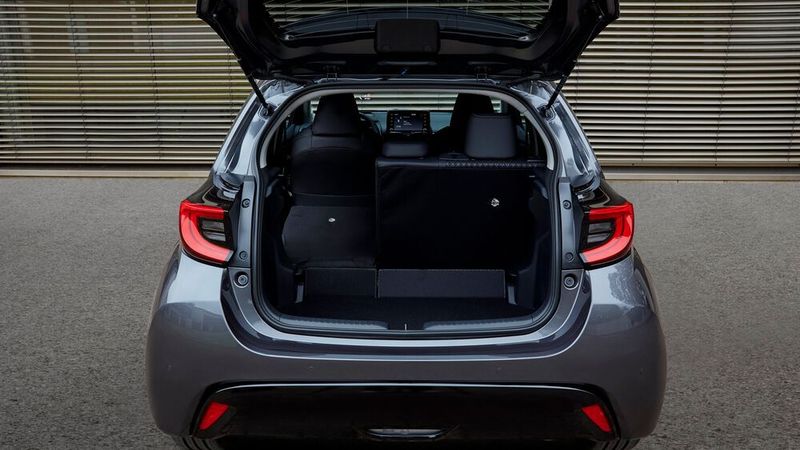 Der Kofferraum schluckt knapp 290 Liter. (Mazda)