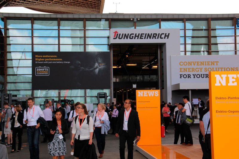 Die Pavillons sind bereits gut besucht. (Bild: Hofmann)