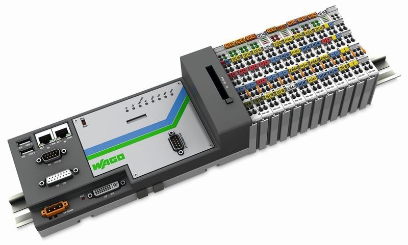 Die Industrie-PCs von Wago sind die zentralen Steuerungseinheiten der drei Automatisierungsknotenpunkte; sie verfügen über alle klassischen PC-Schnittstellen sowie über die SPS-Entwicklungsumgebung Codesys. (Wago Kontakttechnik)