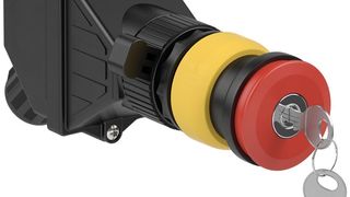 Zertifizierte Schalter mit allen Funktionen für den Tafeleinbau, hier abschließbarer Not-Aus (Pepperl+Fuchs)
