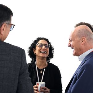 Im Interview berichten Ritu Favre, Group President Emerson Test and Measurement und Markus Kohler, Vorstand Datatec AG was moderne Testsysteme auszeichnet. (Bild: Datatec)