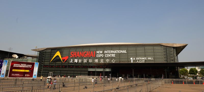 Die Cemat setzt bei ihrer Messe auf das Messezentrum in Schanghai – das zweitgrößte in China. (Bild: Pyzhou unter GNU-Lizenz CC BY-SA 3.0, wikipedia)