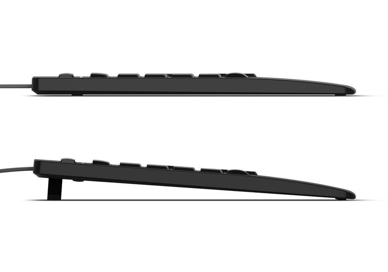 Wer möchte kann die ergonomisch geformte Tastatur auch aufstellen. (3D-Connexion)