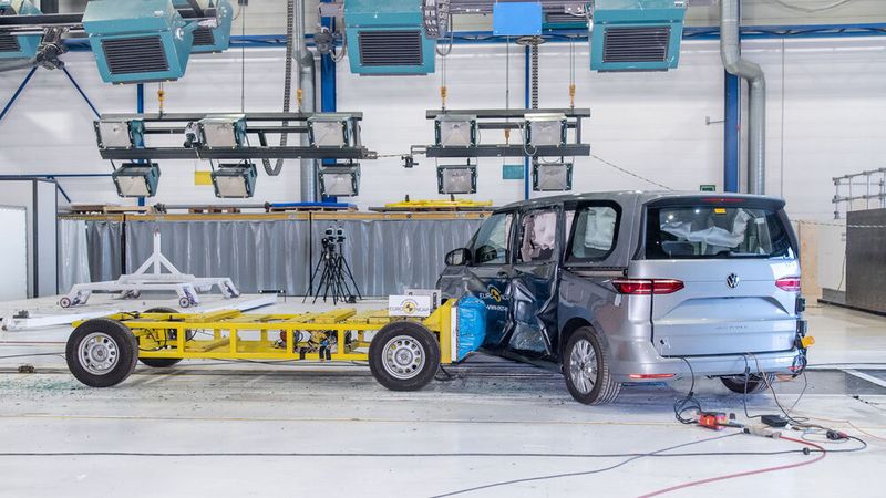 ... den VW Multivan ... (Bild: Euro-NCAP)