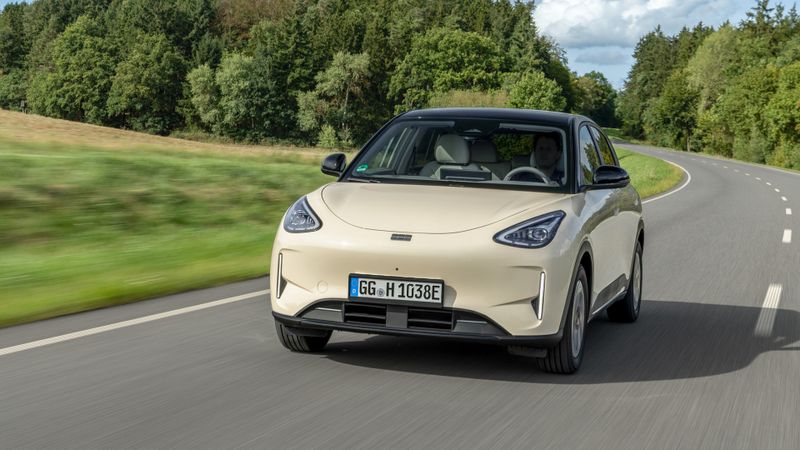 Der Geely-Konzern ist seit kurzem auch mit seiner Kernmarke in Deutschland vertreten.(Bild:  Geely)