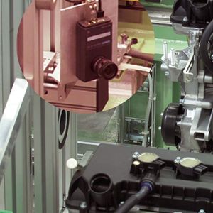 Bild 2: Als Systemintegrator bietet iiM problemorientierte Komplettlösungen aus einer Hand  wie die abgebildete Anlage zur Montagekontrolle von Motorenteilen. Bild: iiM