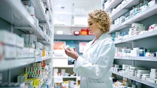 Pharmacist_iStock-637982850.jpg (Zetes GmbH)