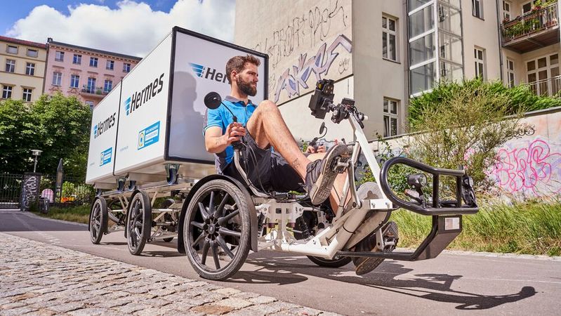 In den verkehrsintensiven Gebieten kommen überwiegend Lastenräder zum Einsatz.(Bild:  Hermes)