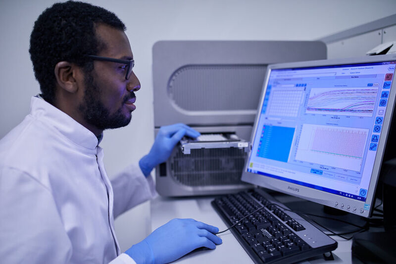 PCR-Gerät für den Nachweis von Erregern wie SARS-CoV-2 (Symbolbild)