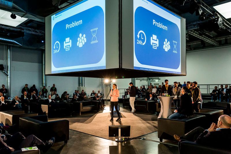 Am Nachmittag des Deutschen Remarketing Kongresses stellten die Start-ups ihre Ideen vor.  (Stefan Bausewein)