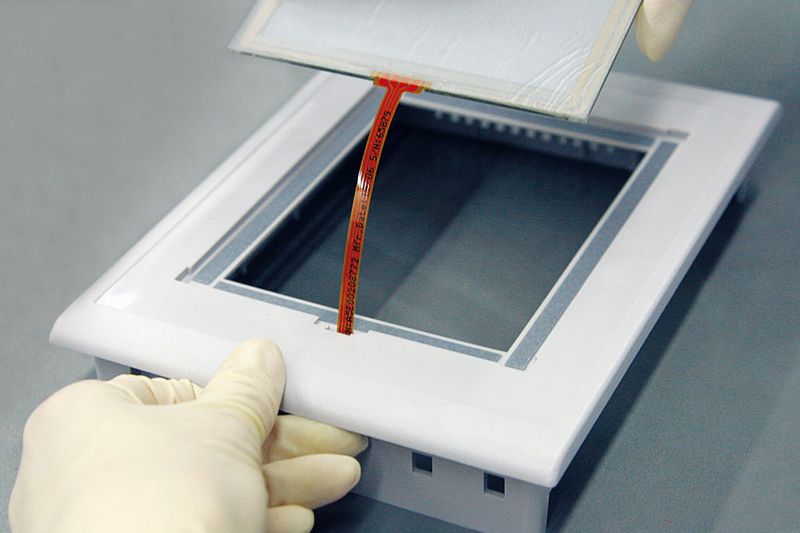 Bild 1: Ein Touchpanel mit Folientasten lässt sich einfach einbauen. (Archiv: Vogel Business Media)