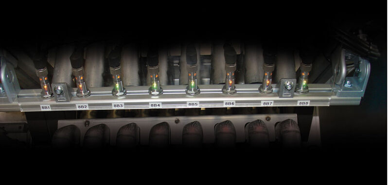 Eine Reflexlichtschranke am Ende jeder Werkstückzuführung verhindert mechanische Beschädigungen der Anlage. (Bild: Famag Robotik & Automation GmbH)