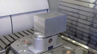 Bild 1: Aufgrund des besonderen Klemmprinzips erreicht das Nullpunkt-Spannsystem eine Haltekraft von 25 000 N. (Archiv: Vogel Business Media)