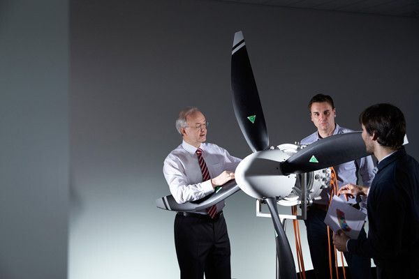 Siemens-Forscher haben einen neuartigen Elektromotor entwickelt, der bei einem Gewicht von nur 50 Kilogramm rund 260 Kilowatt elektrische Dauerleistung liefert – fünfmal so viel wie vergleichbare Antriebe. (Image source: Siemens)