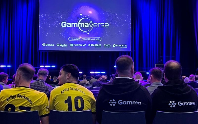 Der Saal füllt sich für die Abschluss-Keynote von Deniz Aytekin. (Bild: Vogel IT-Medien)