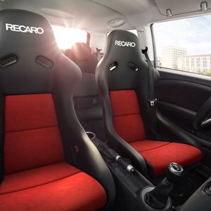 Recaro Automotive Seating entwickelt und produzierte bis zum Schluss unter anderem Rennsportsitze. Auch im Bereich Luftfahrt war man einst aktiv.(Bild:  Recaro Automotive Seating)