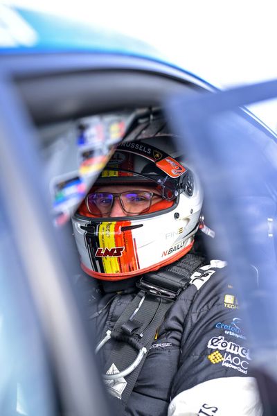 Le prochain rêve pour lequel Nigel travaille ? Participer à nouveau aux 24 heures du Mans. Il précise : « C'est totalement différent de tout ce qu'un pilote peut connaître, il y règne une ambiance magique. » (Source : Fotospeedy)