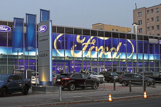 Das zur AVAG gehörende Automobilforum Kadea hat Ende Oktober in Berlin bereits seinen zweiten Ford-Store eröffnet.(Bild:  Kadea)