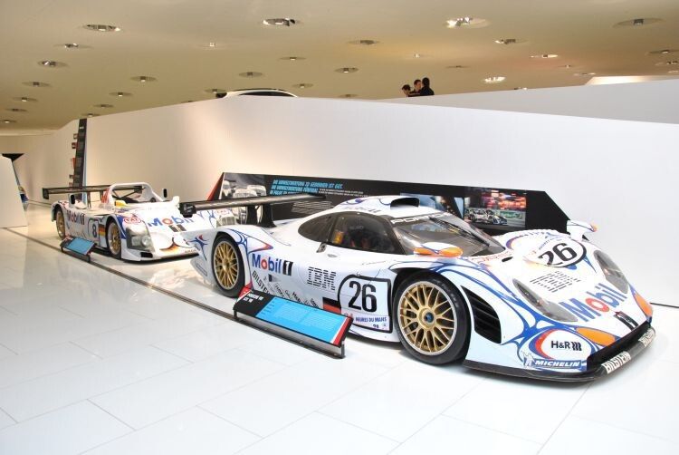 Erfolgreiche Zuffenhausener Renner der jüngeren Vergangenheit – im Vordergrund der auch als Straßenversion erhältliche GT 1. (Foto: Dominsky)