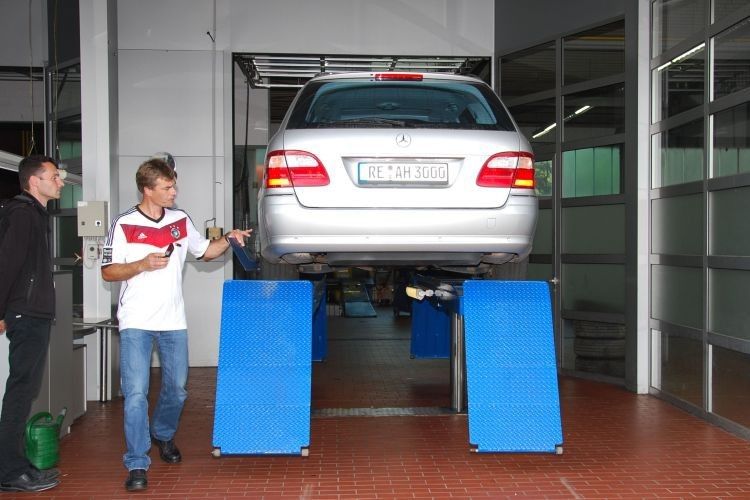 90 Prozent aller Fahrzeuge werden im Dialog mit dem Kunden angenommen. (Foto: Rubbel)