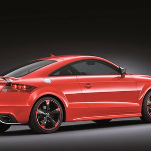 (Audi)