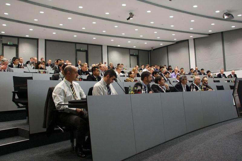 Teilnehmer aus aller Welt informierten sich über die neuesten Marktentwicklungen und Lösungen auf dem Phoenix Contact Verkehrstechniktag am 20. September.  (Bild: Phoenix Contact)